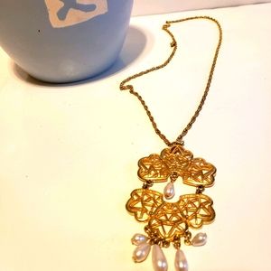 Pendant necklace